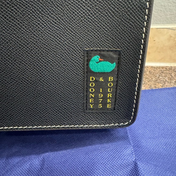 Dooney & Bourke Black and Tan Shoulder Bag - Picture 2 of 5